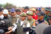 Atasi Karhutla Riau, Pemerintah Tambah Helikopter Water Bombing dan Modifikasi Cuaca