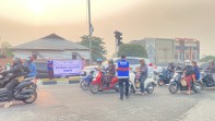 LAZNAS DT Peduli Riau Bagikan 3.200 Masker Kepada Masyarakat di Sejumlah Titik