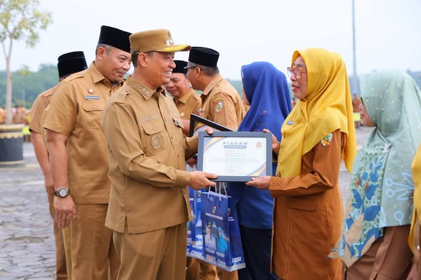36 ASN Purnabakti, Wawako Pekanbaru: Pensiun Bukan Akhir Pengabdian, Tetap Jadi Teladan
