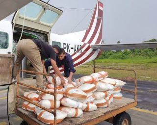 35 Ton Garam Disebar untuk Tekan Karhutla di Riau