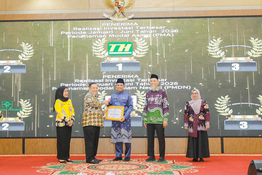 Investasi Lebihi Target, Pemko Pekanbaru Raih Penghargaan Peringkat I Riau Investment Award 2026