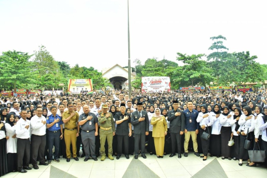 Bupati Kampar Lantik Ratusan CPNS dan Ribuan PPPK Kabupaten Kampar