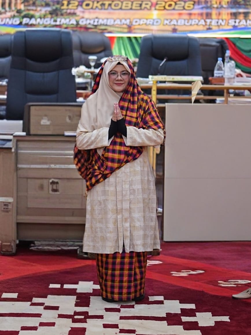 Anggun Berbusana Melayu, Ini Makna Tampilan Bupati Afni di HUT Siak 27 Tahun