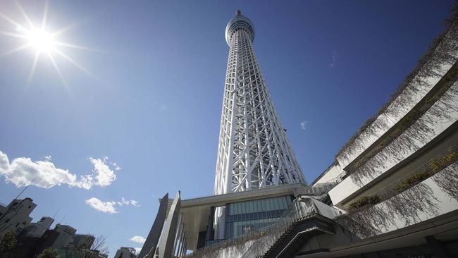 Menegangkan, 20 Orang Terjebak 5 Jam di Lift Gedung Tertinggi Jepang