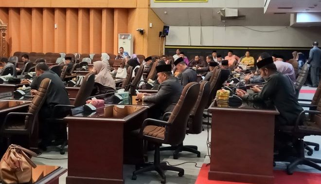 DPRD Pekanbaru  Gelar Paripurna Pandangan Akhir Fraksi Terkait LKPj 2022