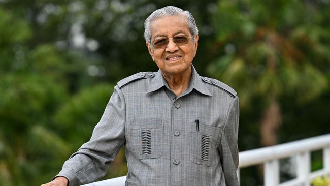 Rahasia Umur Panjang Mahathir Mohamad, Tetap Aktif di Usia 100 Tahun