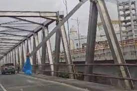 Tiang Atas Jembatan Siak II Rusak Diduga Tertabrak Alat Berat