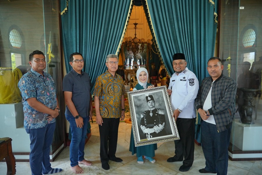 Wabup Syamsurizal Perkenalkan Pesona Negeri Istana kepada Komisaris Bank Mandiri