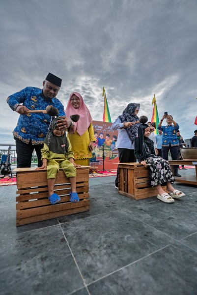 Petang Megang Perdana Depan Istana Siak Berlangsung Meriah