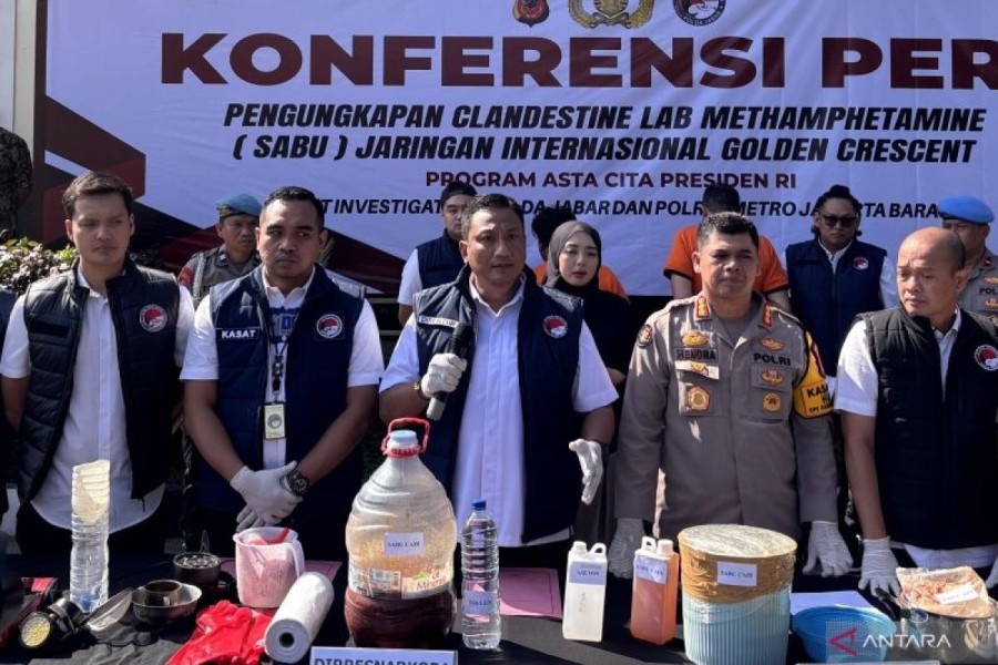 Polisi Tangkap WN Iran Peracik Sabu Jaringan Internasional di Jakarta