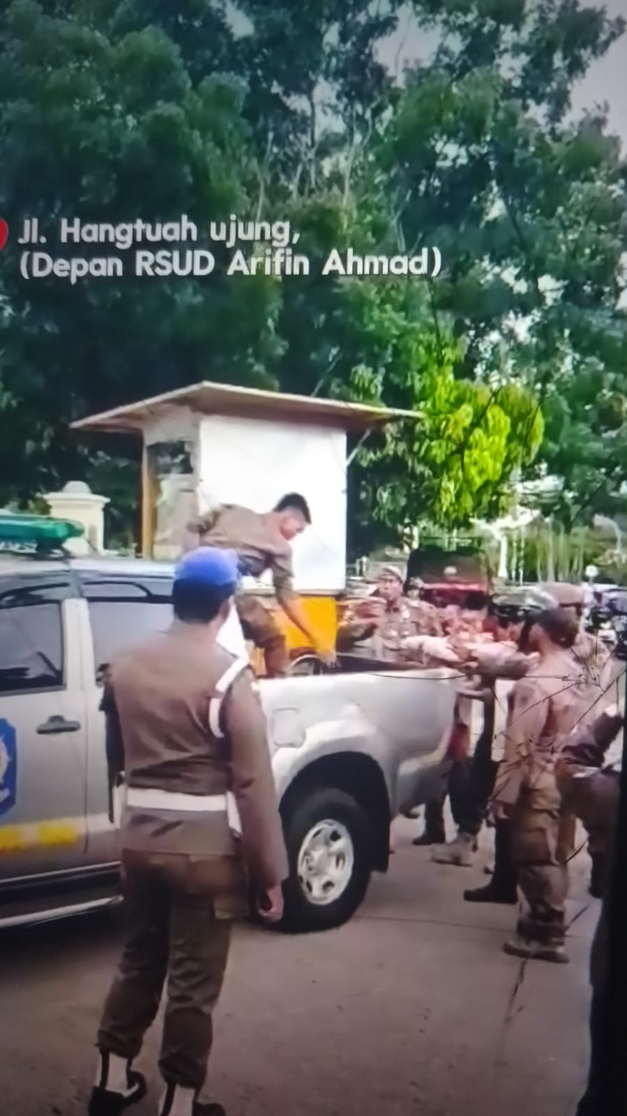 Pasca Ditegur Oleh Satpol PP Pekanbaru,Sekitar Mesjid Raya An-Nur  Bersih Dari Pedagang