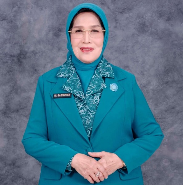 Istri Bupati Rohil Basyariah Berpulang, Gubri Sampaikan Belasungkawa