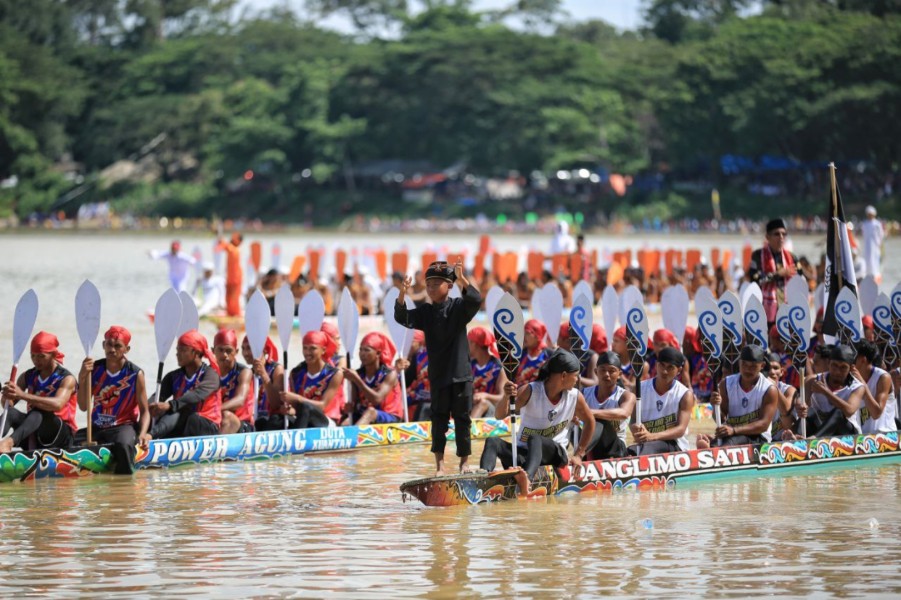 204 Peserta Lintas Provinsi Ikuti Festival Pacu Jalur di Tepian Narosa