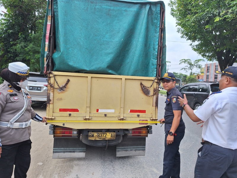 Penertiban Truk Tonase Besar, Wako Pekanbaru Gandeng Pengusaha Angkutan