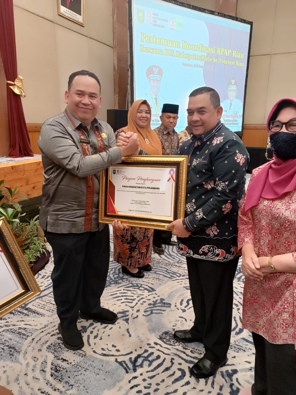 Dinkes Pekanbaru terima penghargaan penanggulangan AIDS