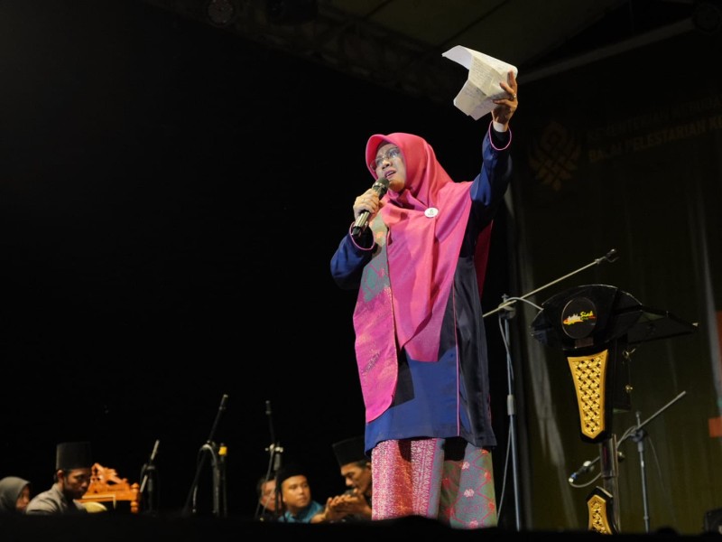 Menggelegar Puisi Bupati Afni di Pembukaan Julang Budaya Siak