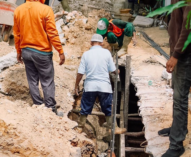 Dinas PUPR Kota Pekanbaru Perbaiki Drainase di Jalan Lembah Raya