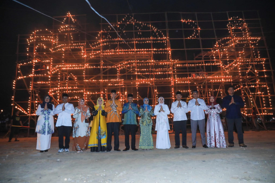 Pembukaan Festival Lampu Colok 1445 H di Kota Pekanbaru Berlangsung Semarak