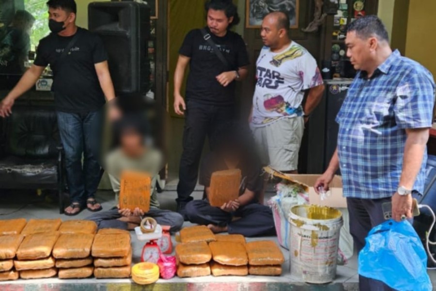 BNNP Riau Sita 63 Kg Ganja Kering Disembunyikan di Atap Gedung PKM UIN Suska Riau