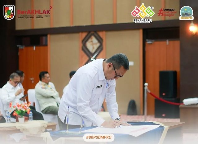 Plt Kepala BKPSDM Ikut Tandatangani Komitmen Bersama Peningkatan Kualitas SPIP dan Manajemen Resiko