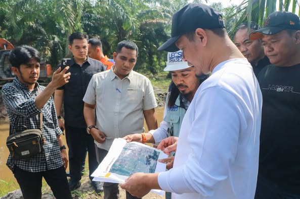Wako Pekabaru Tinjau Pembangunan Parit Belanda di Rumbai