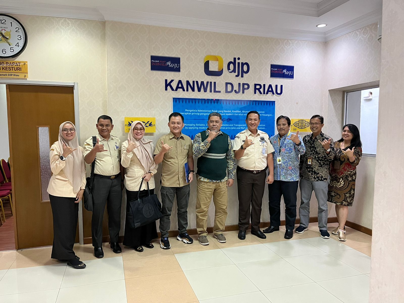 Bapenda dan DJP Kanwil Riau Bahas Sinergitas Penguatan Pajak Pusat dan Daerah