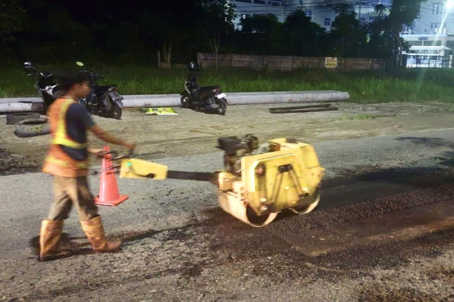 DInas PUPR -PKPP Riau, Perbaiki Jalan Soekarno-Hatta Pekanbaru Berlubang