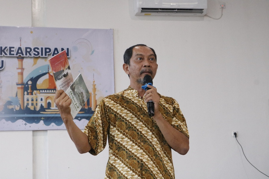 Terima Hibah Buku dari Penulis Lokal, Koleksi Buku Puisi Pustaka Tenas Effendy Bertambah