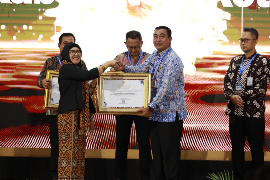 Diinas Perpustakaan dan Arsip Pekanbaru Raih Penghargaan dari ANRI