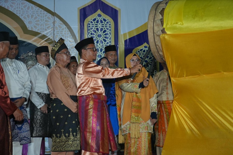 Buka MTQ Minas, Bupati Afni Tekankan Pembinaan Qori dan Qoriah