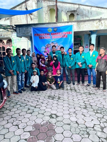 Kunjungi Panti Asuhan, Mahasiswa UMRI Tekhnik Industri Sosialisasikan Adab Berkomunikasi