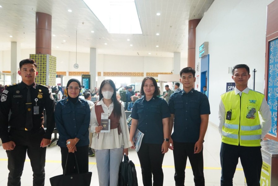 Imigrasi Pekanbaru Deportasi Warga  Malaysia