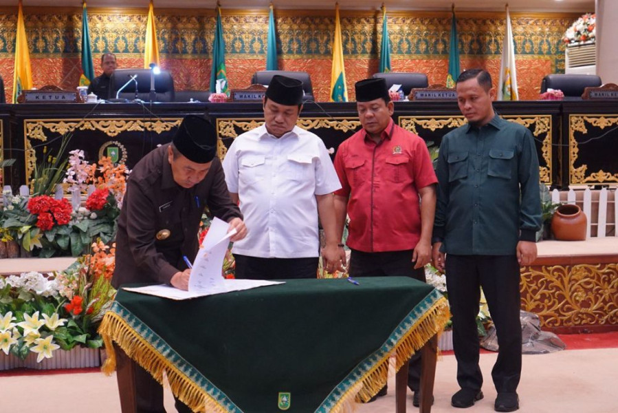 APBD Perubahan Provinsi Riau TA 2023 Disahkan, Total  Rp10,8 Triliun Lebih