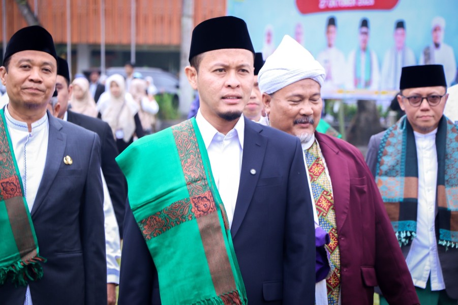 Wako Pimpin Upacara Hari Santri, Beasiswa Santri Pekanbaru Diluncurkan