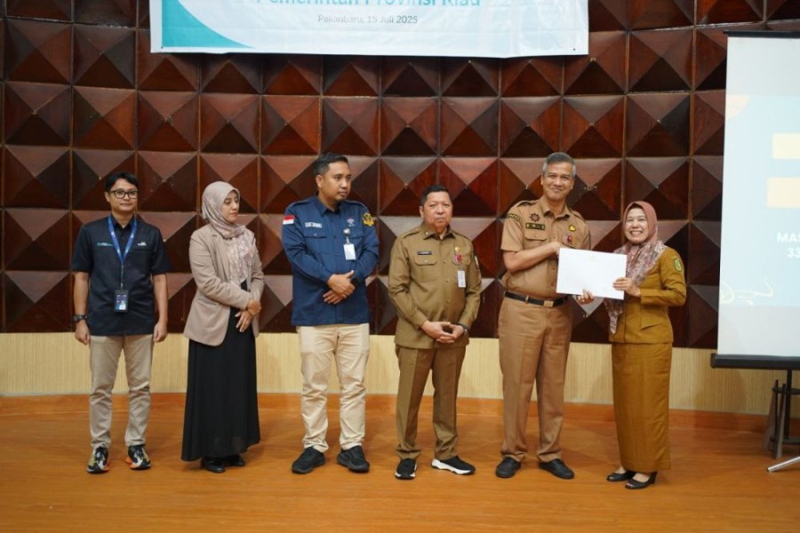 83 PNS Pemprov Riau Terima SK Pensiunan