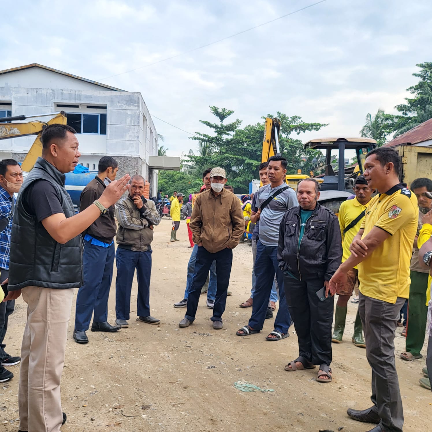 Respon Keluhan Masyarakat, Dinas PUPR Turunkan Pasukan Kuning