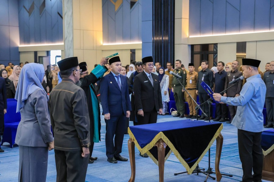 Wali Kota Agung Nugroho Lantik 17 Pejabat Baru di Lingkungan Pemerintah Kota Pekannaru