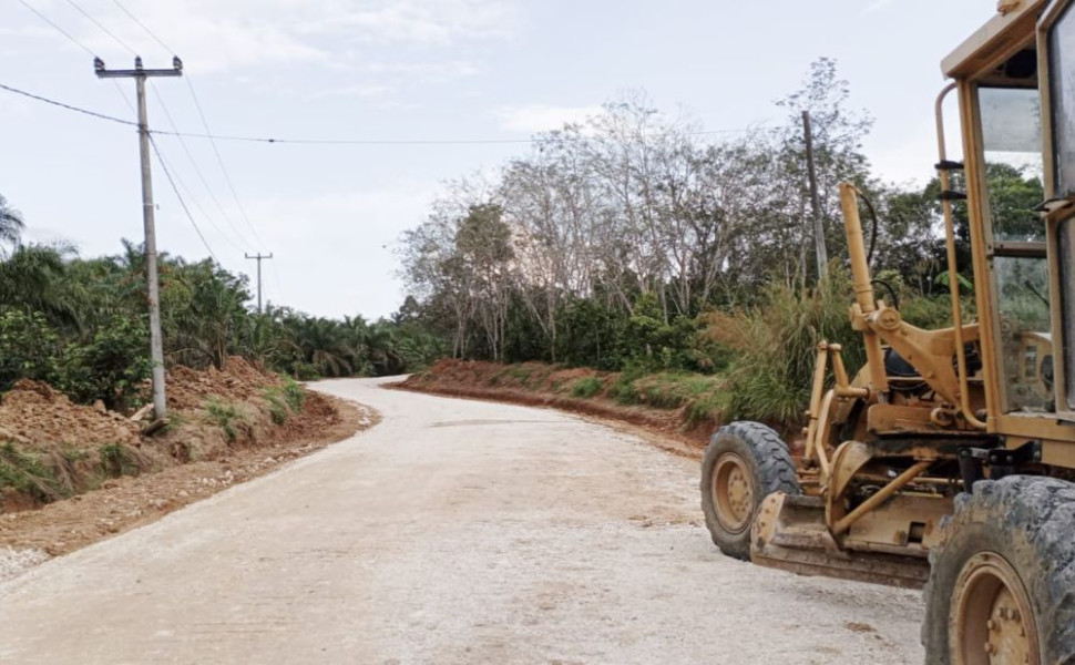 Pemprov Riau Tuntaskan Perbaikan Jalan Pucuk Rantau Kuansing