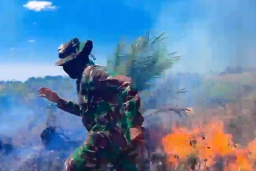 Prajurit TNI Nyaris Terkepung Api Karhutla di Rokan Hilir