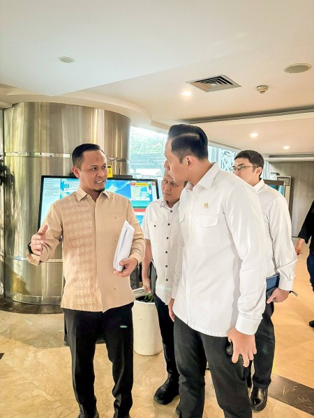 Wako Pekanbaru Temui Menko Infrastruktur Bahas Pembangunan Jembatan Siak V dan Lingkar Tol