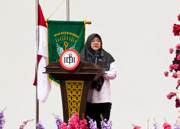 Bupati Afni Hadiri Pelantikan IDI, TPP Dokter Siak Masih yang Tertinggi