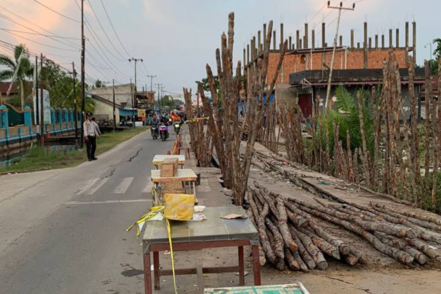 Pascalongsor, Retakan Jalan Parit Enam Tembilahan Semakin Parah