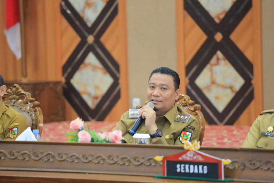 Wawako Pekanbaru Pastikan Akan Evaluasi Kinerja Operator Angkutan Sampah