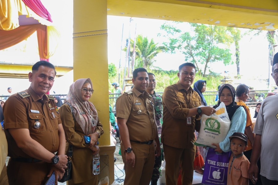 Pemko Pekanbaru Salurkan Beras CPP di Kecamatan Rumbai