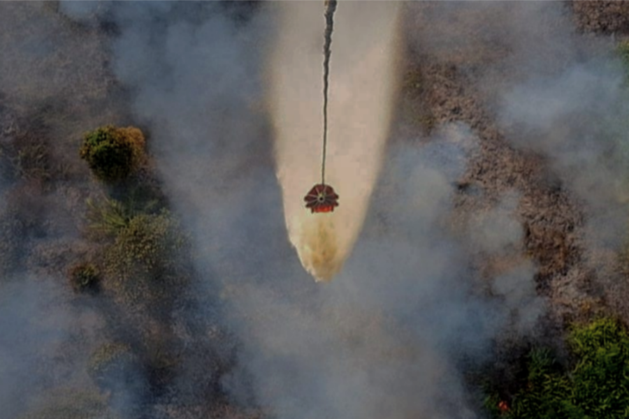 3,19 Juta Liter Air Ditumpahkan Helikopter Water Bombing di Lokasi Karhutla Riau