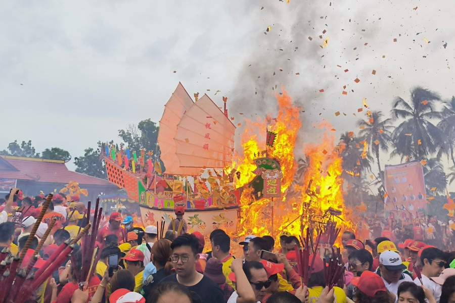 Bakar Tongkang di Bagansiapiapi Riau Bius Puluhan Ribu Wisatawan