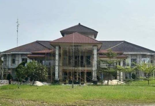 Realisasi Renovasi Sentra UMKM di Jalan Arifin Ahmad Sudah  48 Persen