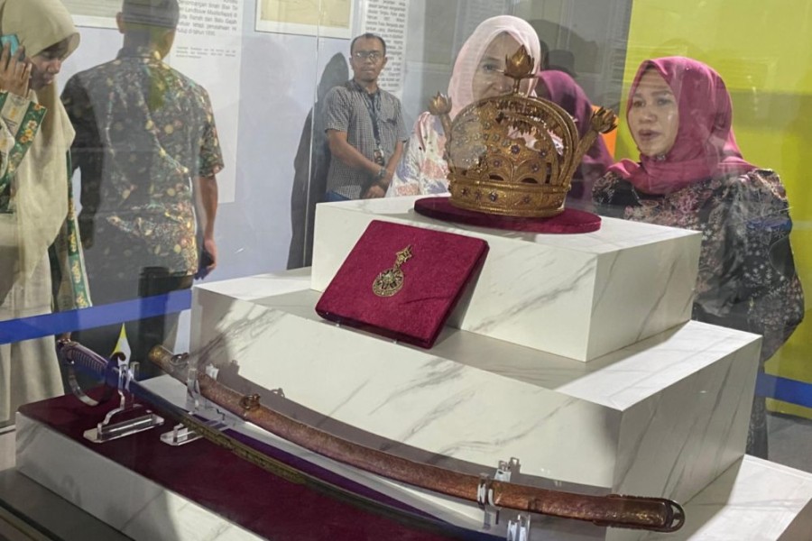 Mahkota Kesultanan Siak Jadi Pusat Perhatian di Pekan Budaya Melayu Serumpun