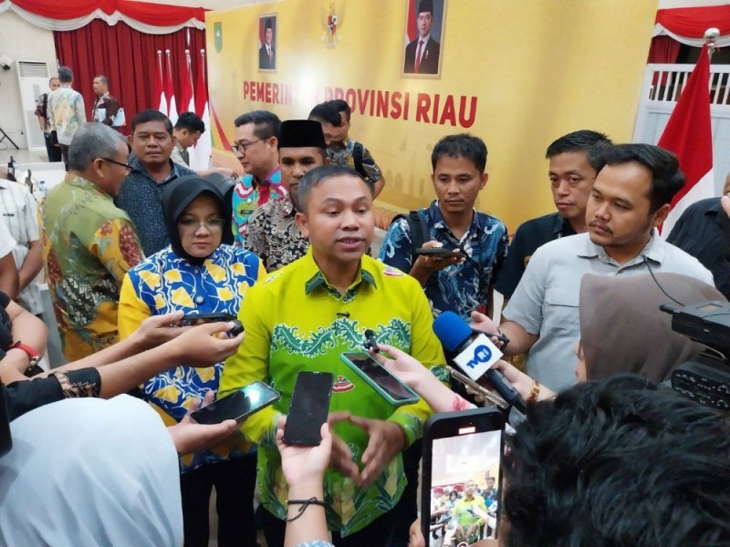 Gubernur Riau Abdul Wahid Desak Perusahaan Segera Mutasi Kendaraan Operasional
