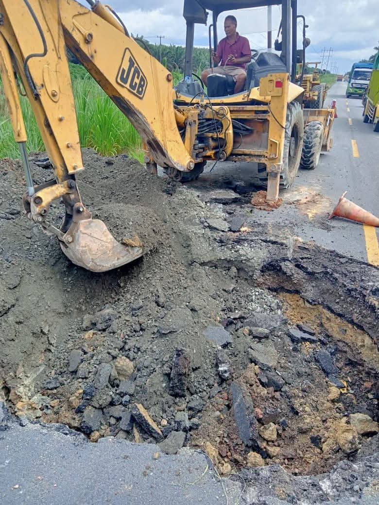 Respon Cepat Bupati Afni Tangani Jalan Rusak dan Banjir